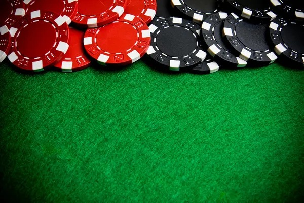 Pretty Gaming live-dealer table on mobile phone screen